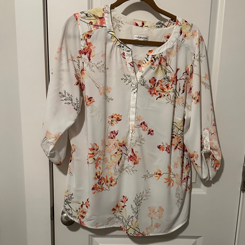 Croft & Barrow White Floral Blouse